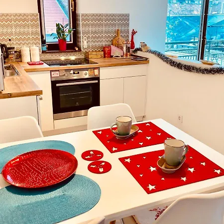 Sunny Deluxe Apt. & Terrace *