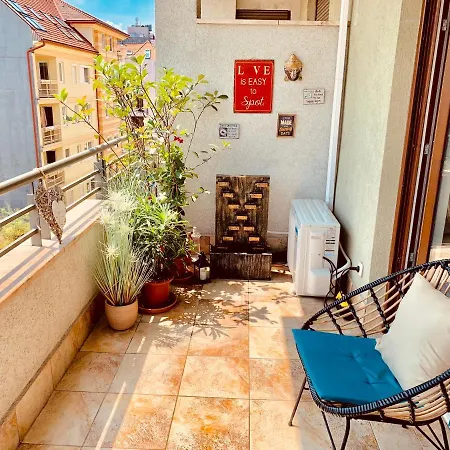 Sunny Deluxe Apt. & Terrace *