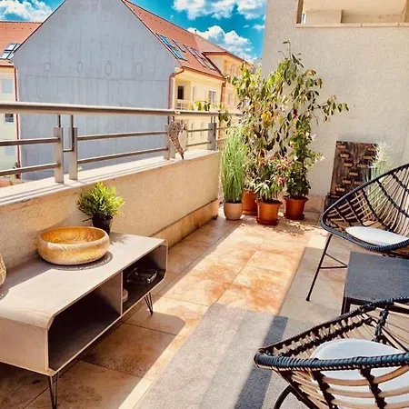 Sunny Deluxe Apt. & Terrace Apartament *