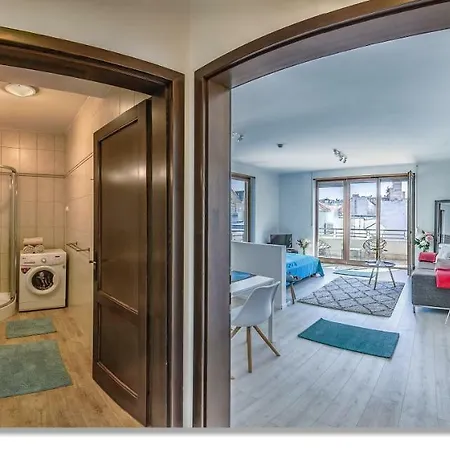 Sunny Deluxe Apt. & Terrace