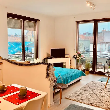 Sunny Deluxe Apt. & Terrace * Budapest
