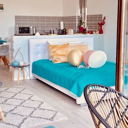 Sunny Deluxe Apt. & Terrace Apartment *