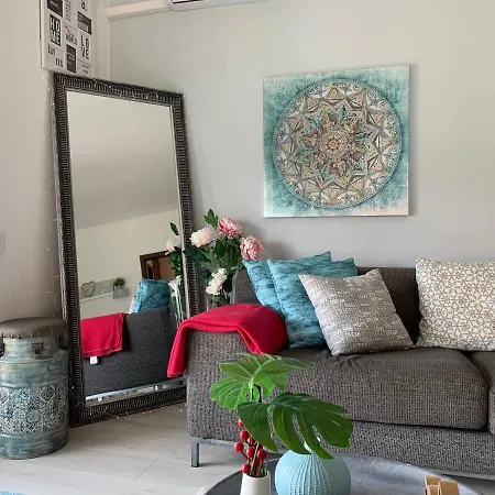 Sunny Deluxe Apt. & Terrace Apartment *