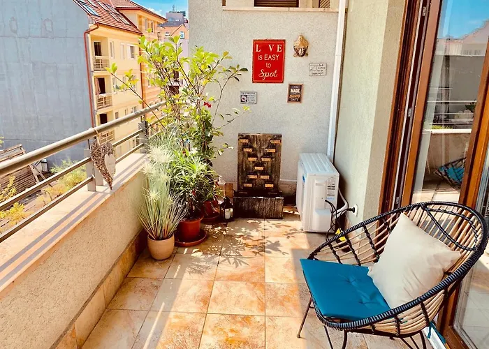 Sunny Deluxe Apt. & Terrace *