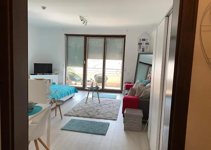 شقة Sunny Deluxe Apt. & Terrace