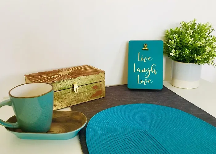 Sunny Deluxe Apt. & Terrace شقة