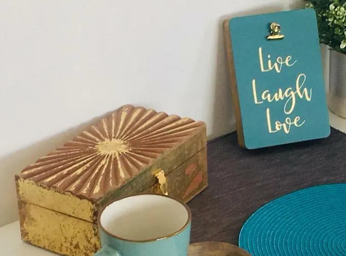 Sunny Deluxe Apt. & Terrace بودابست