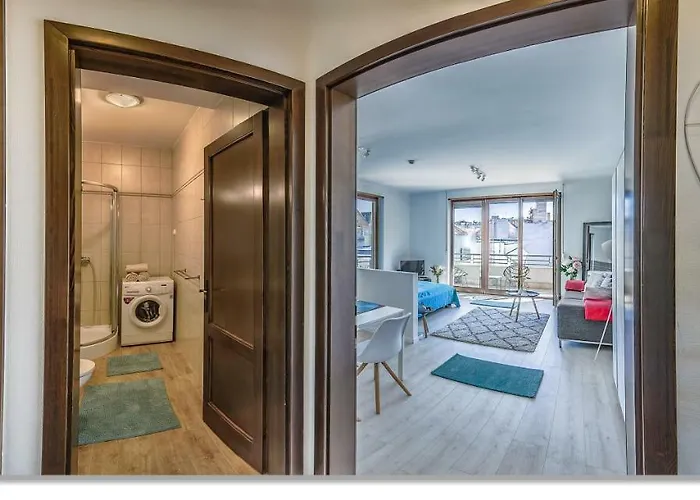 Sunny Deluxe Apt. & Terrace