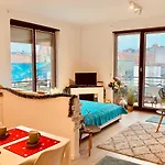 Sunny Deluxe Apt. & Terrace * Budapest
