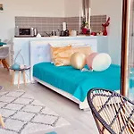 Sunny Deluxe Apt. & Terrace Appartement *
