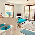 Sunny Deluxe Apt. & Terrace Appartement
