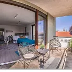 Sunny Deluxe Apt. & Terrace *
