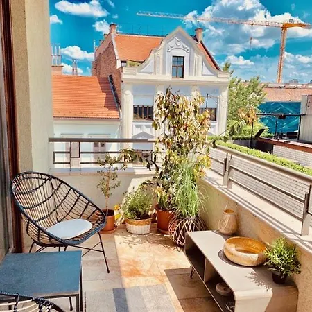 Lägenhet Sunny Deluxe Apt. & Terrace *