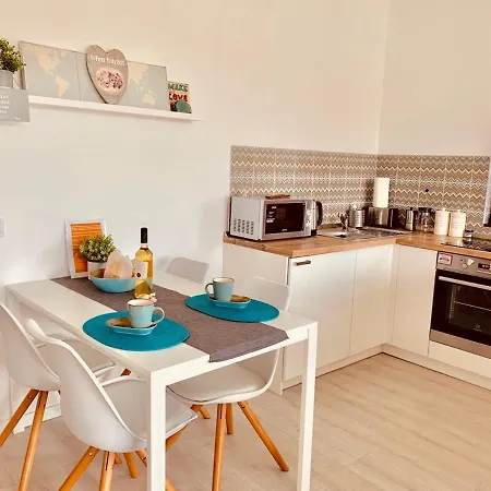 Sunny Deluxe Apt. & Terrace Boedapest